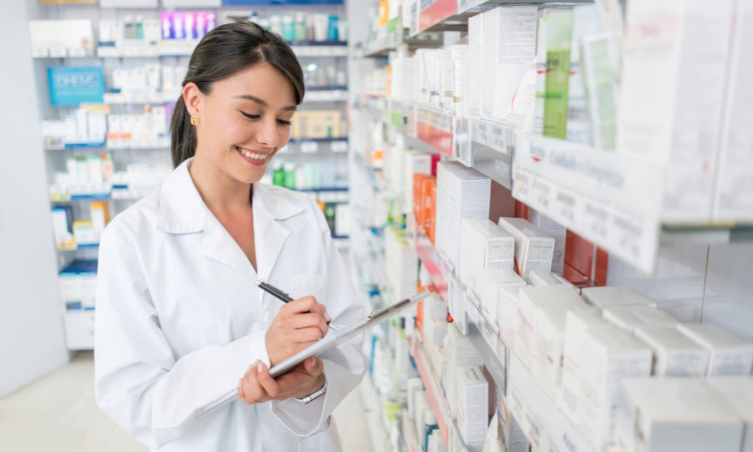 Pay Rate of Pharmacy Technician: Salary Guide & Career Tips
