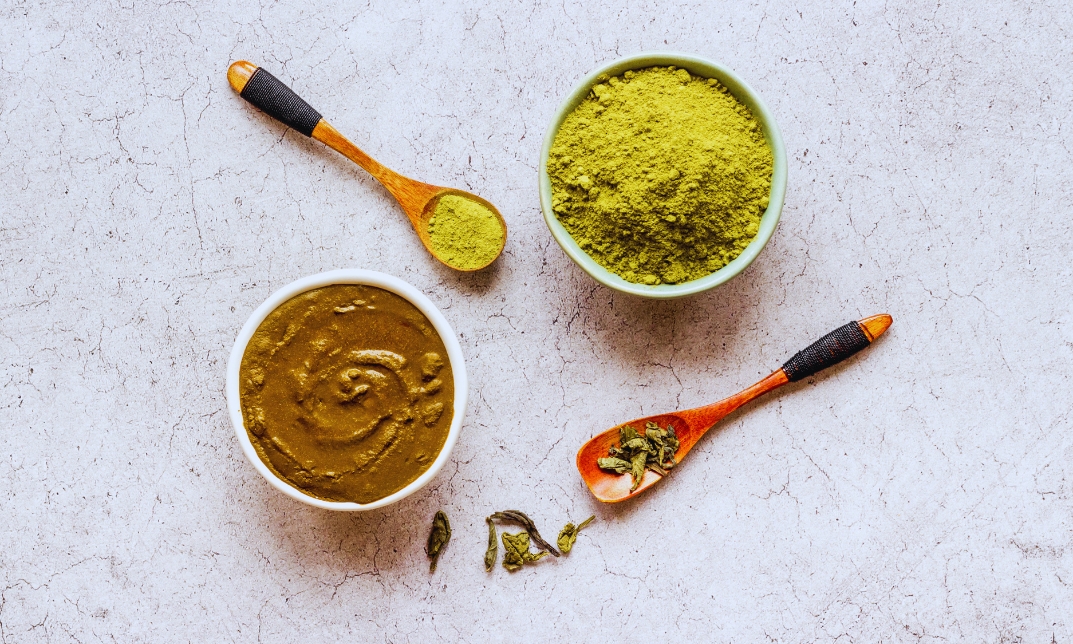 Natural Henna Paste at Home